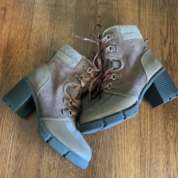 New Naturalizer Myla Platform Heel Lace up Boot - Picture 8 of 13